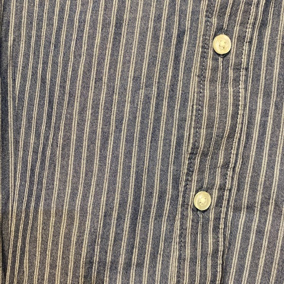 Claiborne size Medium shirt good condition - Picture 2 of 6